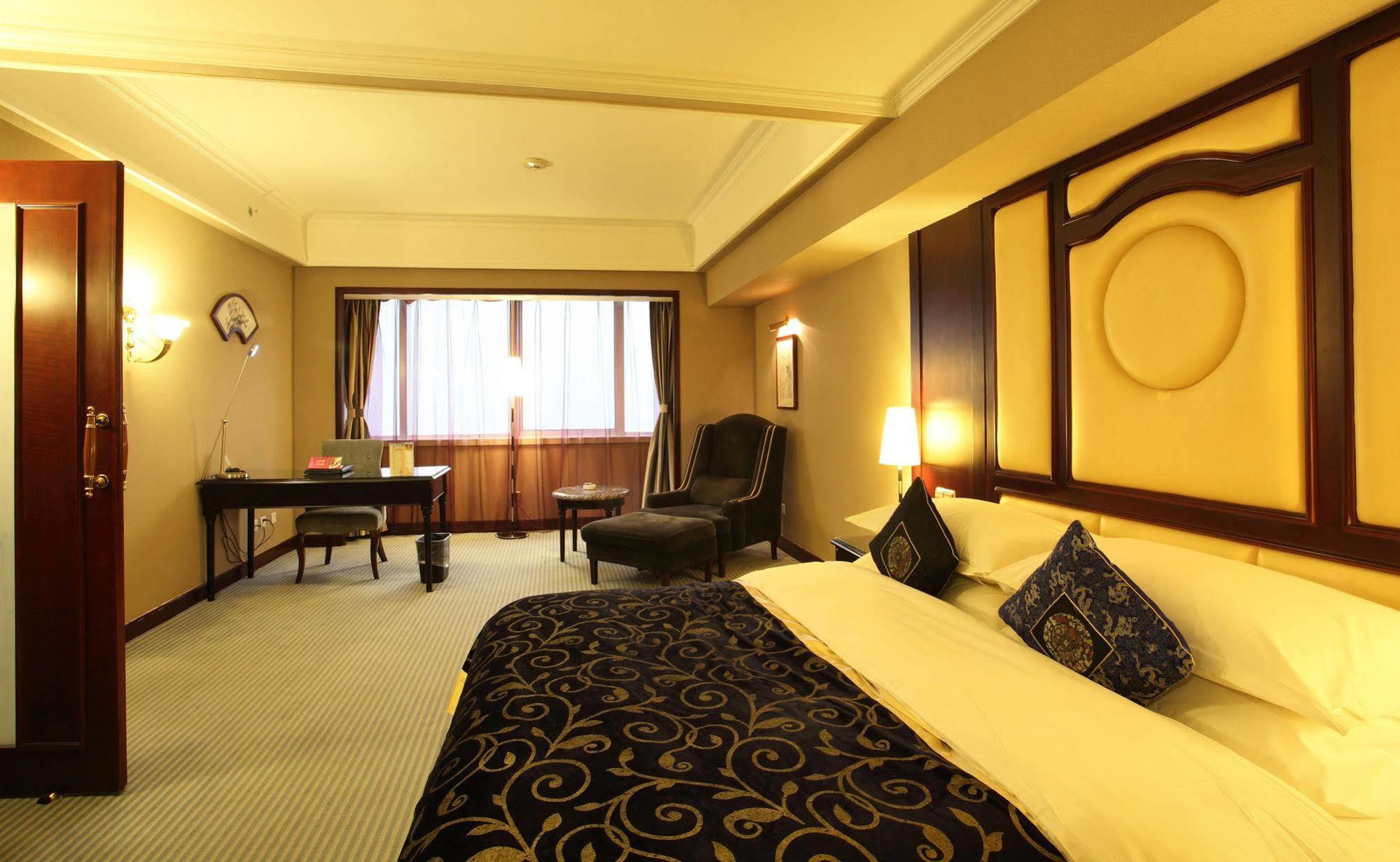 Weilai Conifer Hotel Zhengzhou Exterior photo